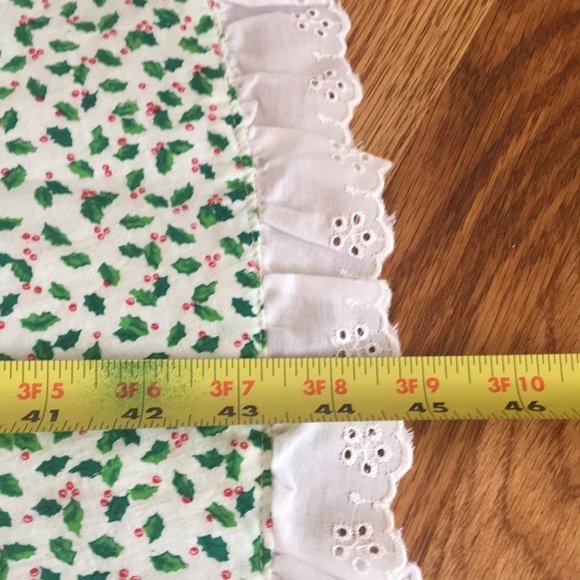 Handmade Christmas tree skirt - Picture 4 of 10